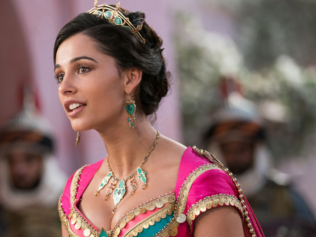 Актриса Наоми Скотт в роли принцессы Жасмин в фильме Аладдин, 2019