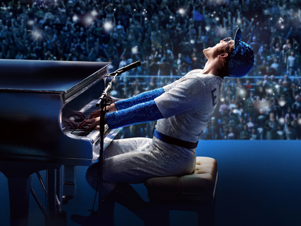 Персонаж фильма Рокетмен за роялем