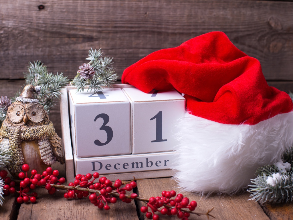 Кубики, новогодняя шапка и украшения на праздник 