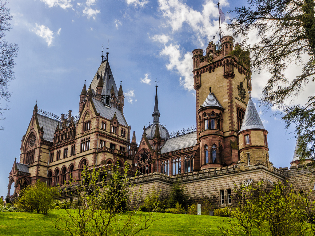 Замок Шлос Драхенбург,  город Кёнигсвинтере,Германия