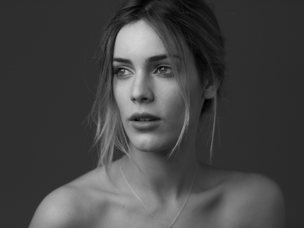 Актриса Алехандра Оньева черно -  белое фото 