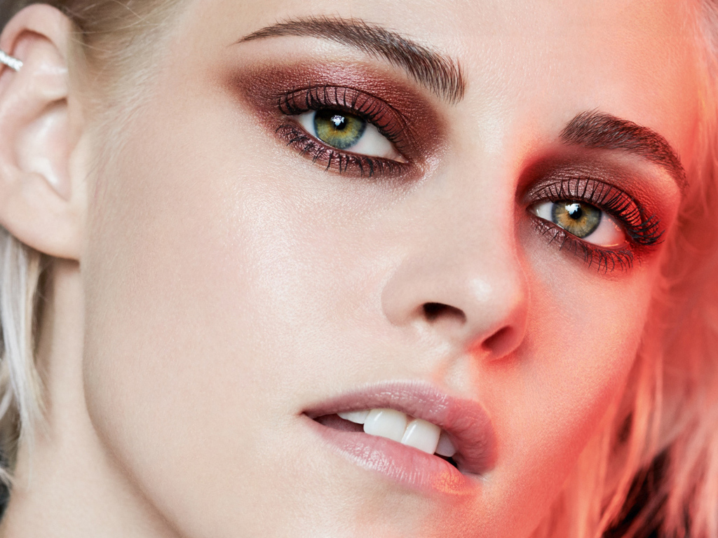 Американская актриса Кристен Стюарт лицо крупным планом