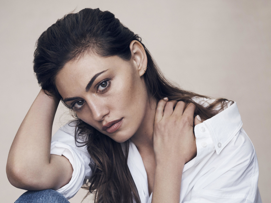 Австралийская актриса Фиби Тонкин