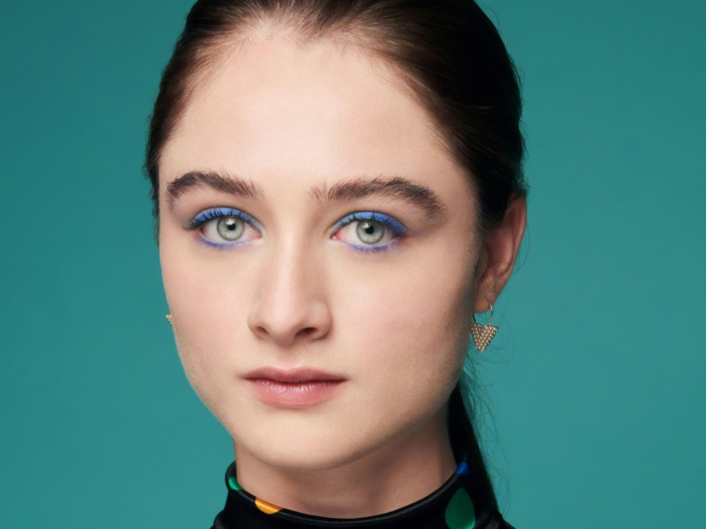 Лицо красивой молодой актрисы Рэффи Кэссиди