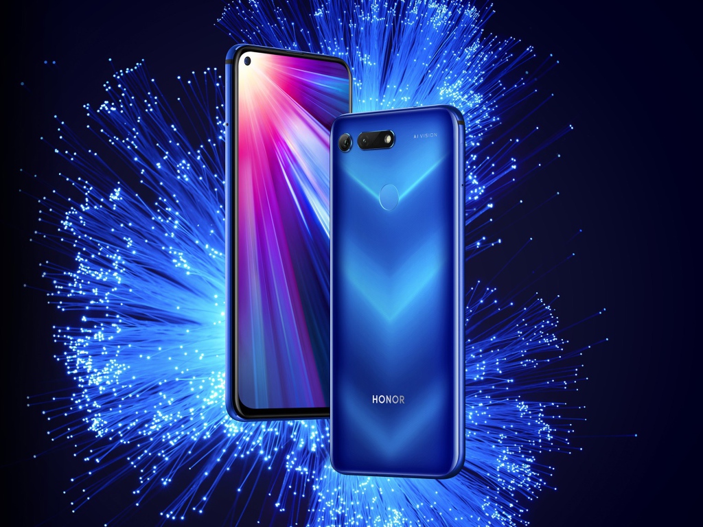 Два стильных смартфона Honor View 20 на ярком синем фоне
