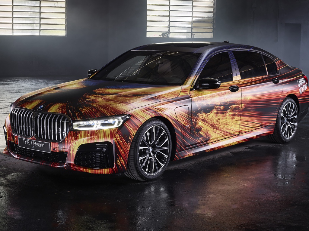 Автомобиль BMW 745e XDrive M Sport, 2020 года в гараже