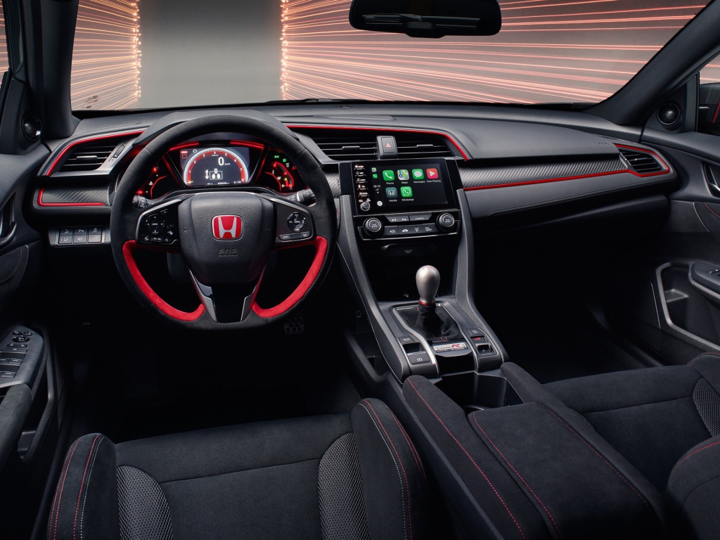 Кожаный салон автомобиля Honda Civic Type R Sport Line 2020 года 