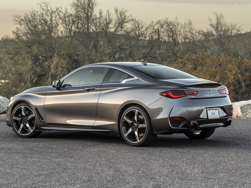 Автомобиль Infiniti Q60 Red Sport 400 AWD, 2021 года вид сзади