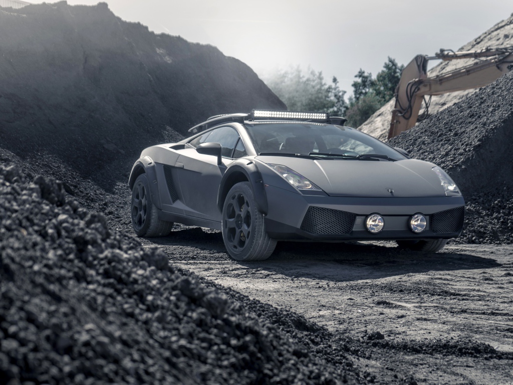 Автомобиль Lamborghini Gallardo Offroad 2019 года в карьере