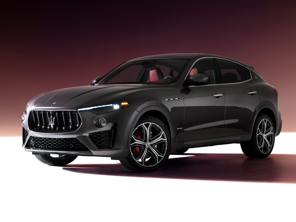 Автомобиль Maserati Levante S Q4 GranSport 2021 года