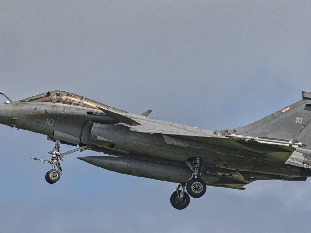 Истребитель French Navy Dassault Rafale M 10 в небе
