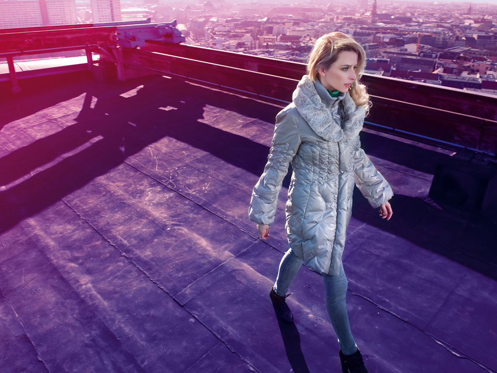 Модель Ева Пэдберг на крыше