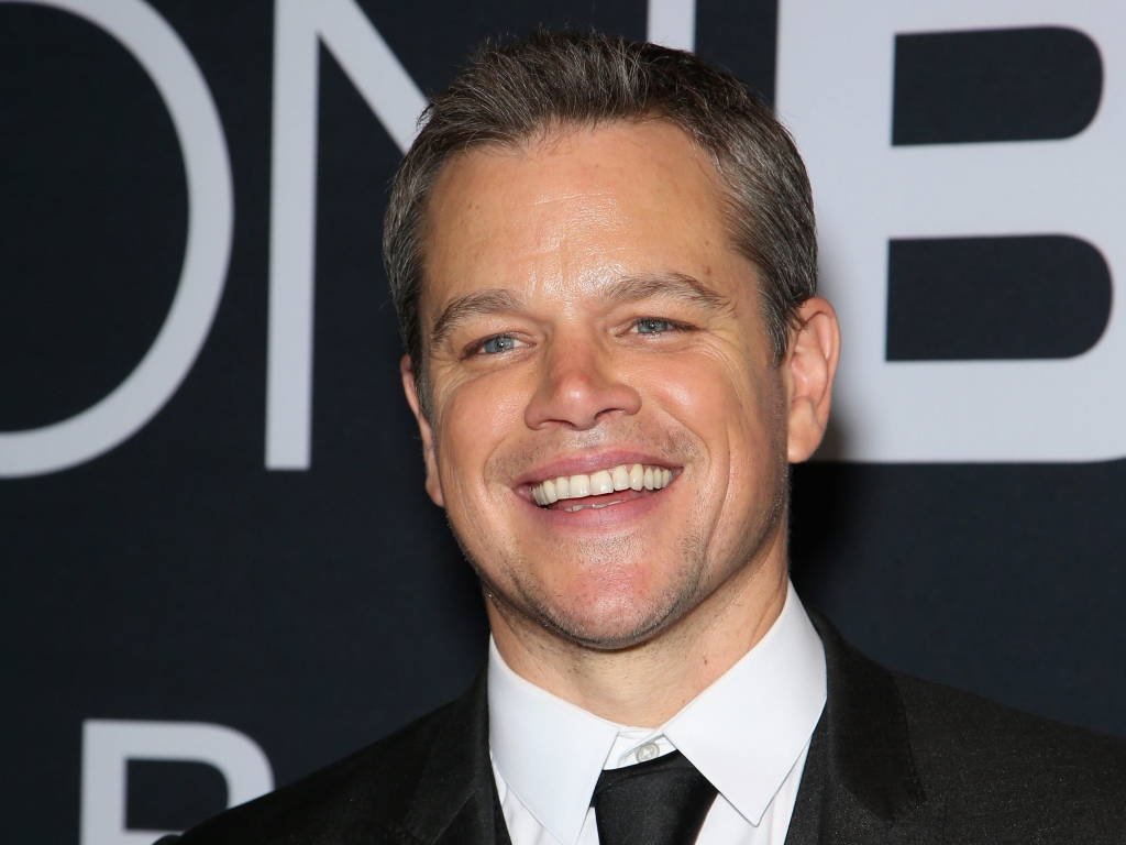 Улыбающийся мужчина, актер Мэтт Деймон