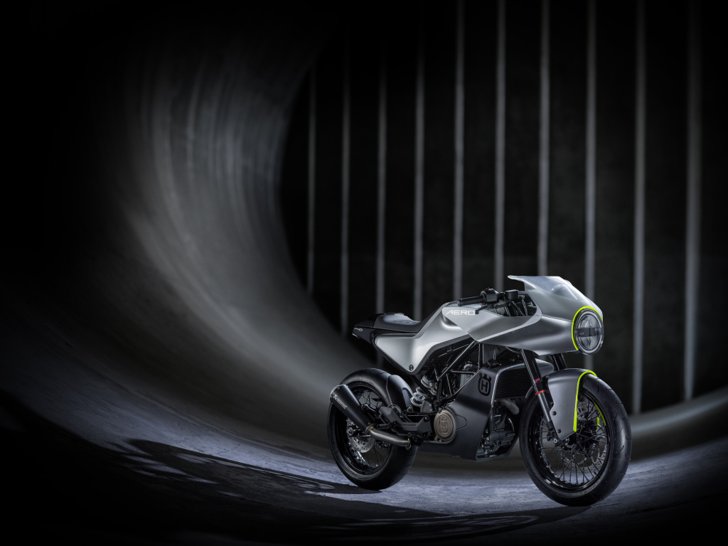 Серебристый мотоцикл Husqvarna Vitpilen 401 