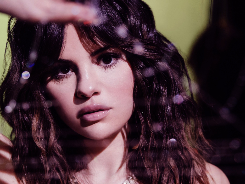 Актриса, певица Селена Гомес лицо крупным планом