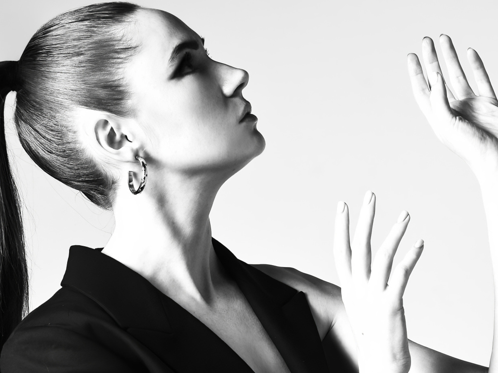 Актриса Карен Гиллан черно - белое фото 