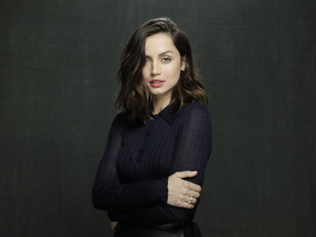 Modest girl, actress Ana de Armas