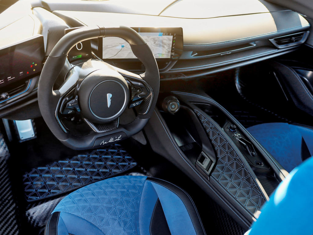Салон автомобиля Pininfarina Battista, 2022 года