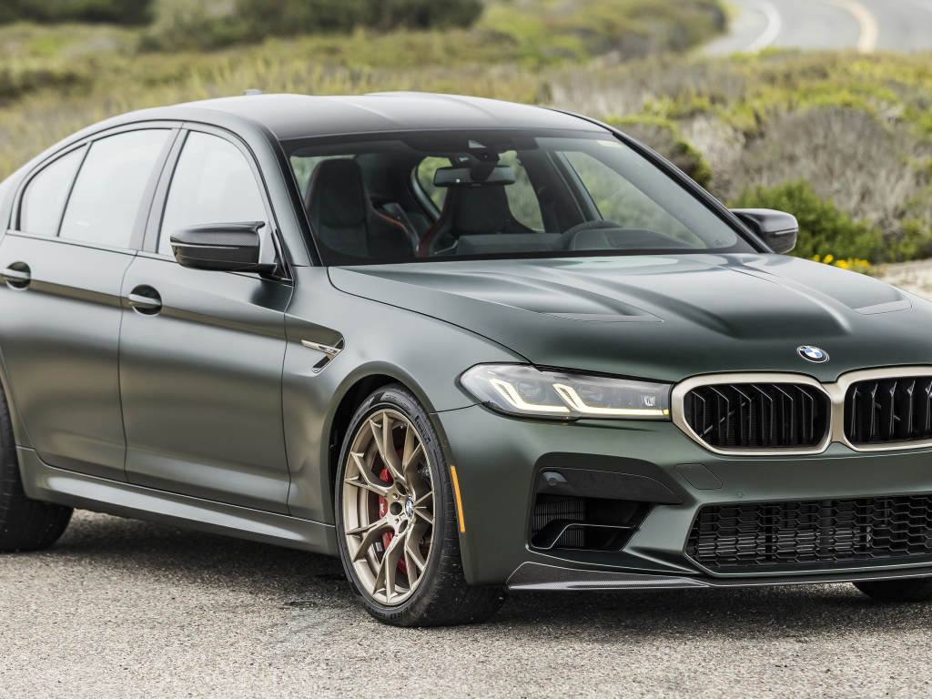 Автомобиль BMW M5 CS, 2022 года