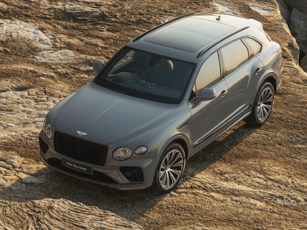 Внедорожник Bentley Bentayga V8 First Edition 2021 года вид сверху