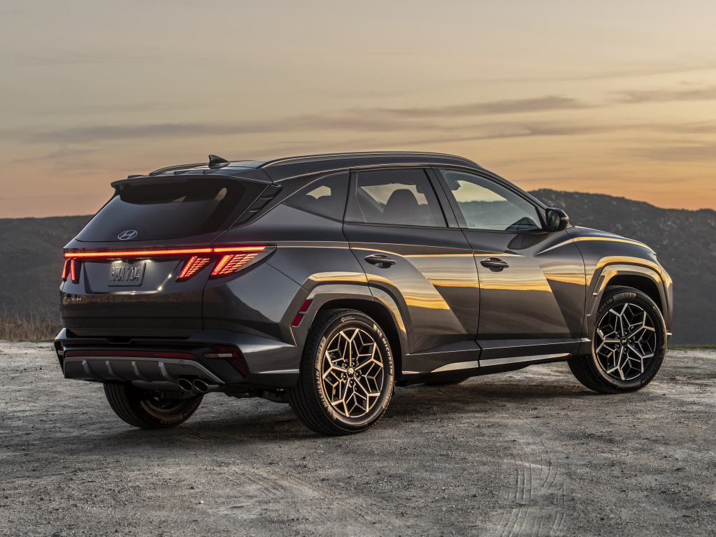 Внедорожник Hyundai Tucson N Line, 2022 года вид сзади