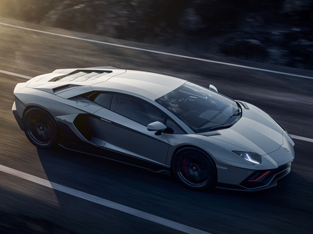 Вид сверху на автомобиль Lamborghini Aventador LP 780-4 Ultimate 2021 года