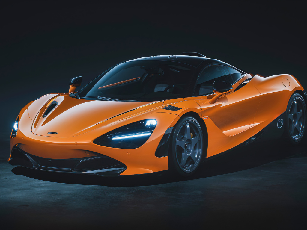 Быстрый автомобиль McLaren 720S Le Mans