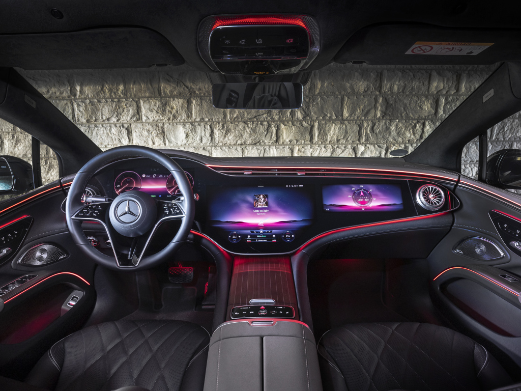 Салон автомобиля Mercedes-Benz EQS 580 4MATIC 2021 года