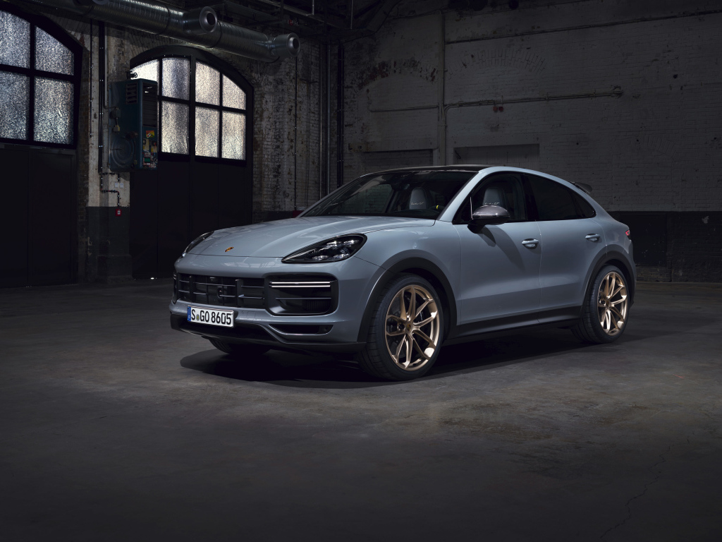 Кроссовер Porsche Cayenne Turbo GT 2021 года