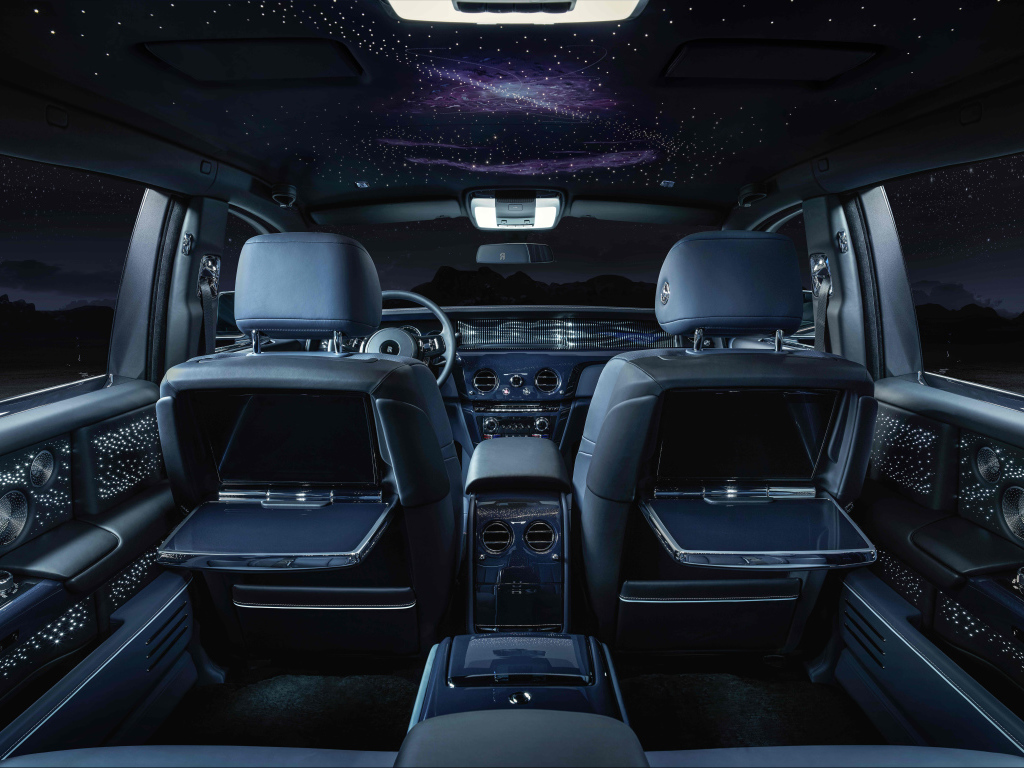 Салон автомобиля Rolls-Royce Phantom EWB Tempus Collection 2021 года