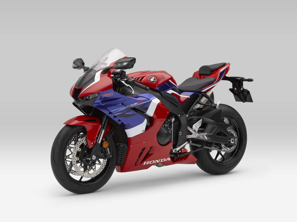 Мотоцикл Honda CBR1000RR-R Fireblade на сером фоне