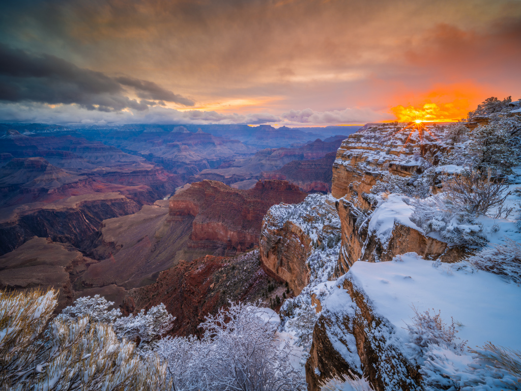 Красивый вид на Гранд каньон на закате солнца 