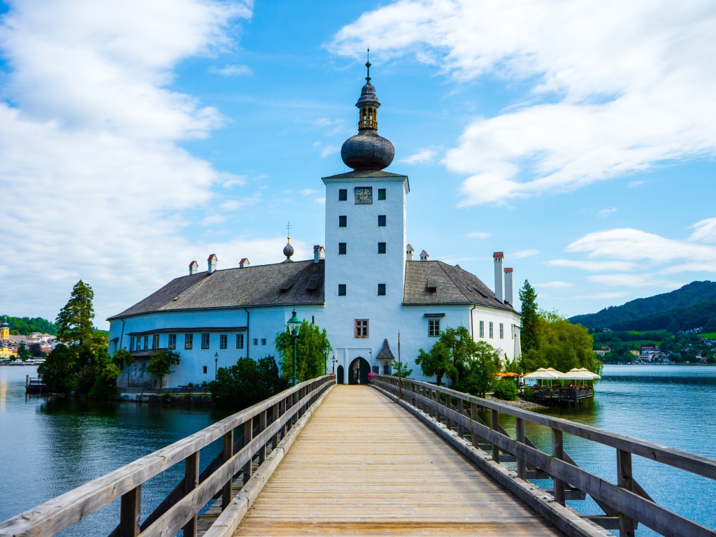 Храм на берегу озера, Австрия