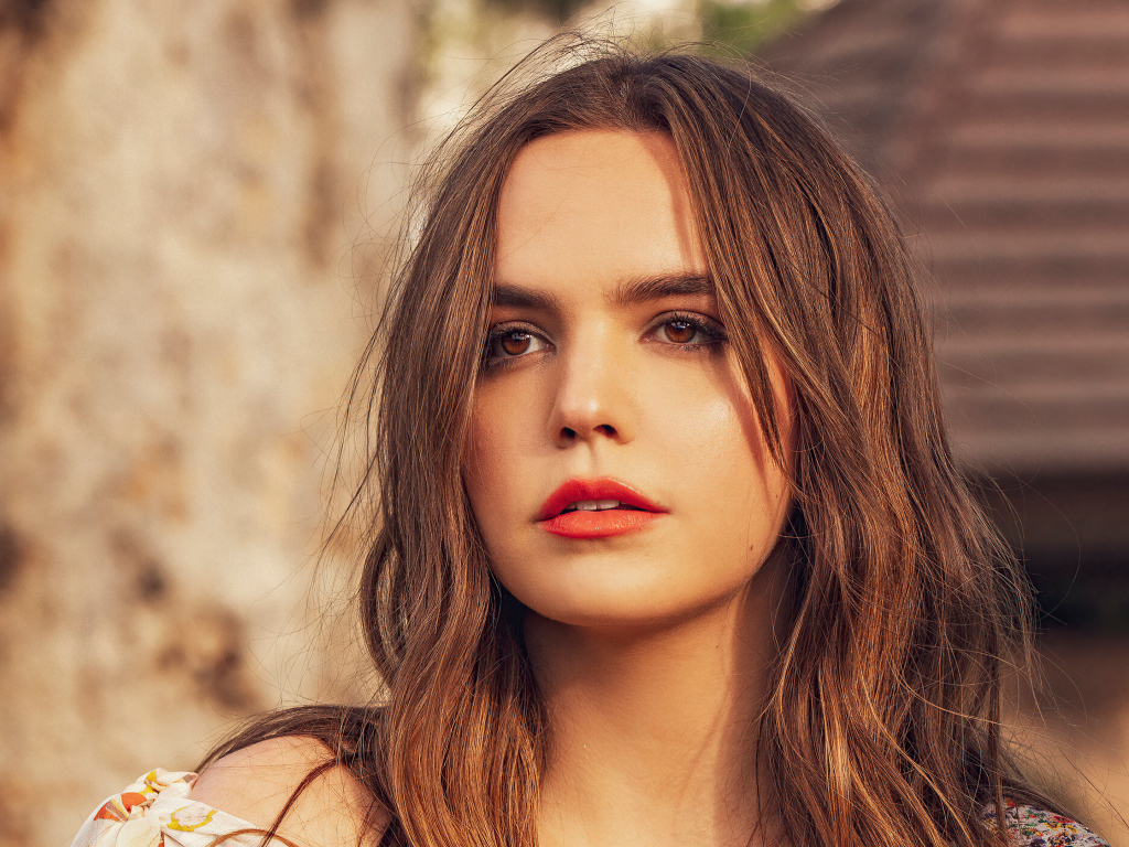 Американская кареглазая актриса Бэйли Мэдисон