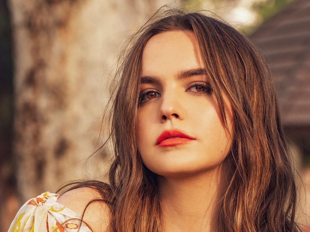 Милая актриса Бэйли Мэдисон крупным планом