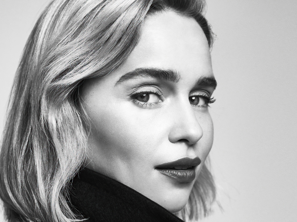 Девушка с красивыми глазами, актриса Эмилия Кларк