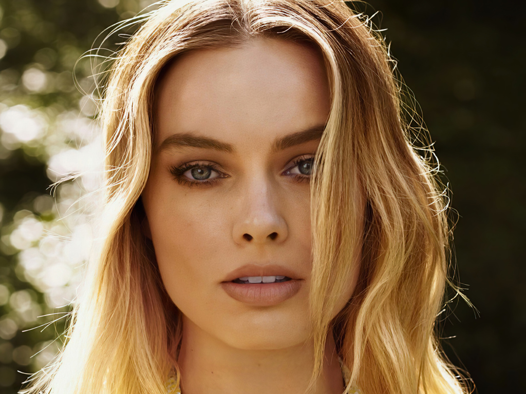 Лицо австралийской актрисы Марго Робби