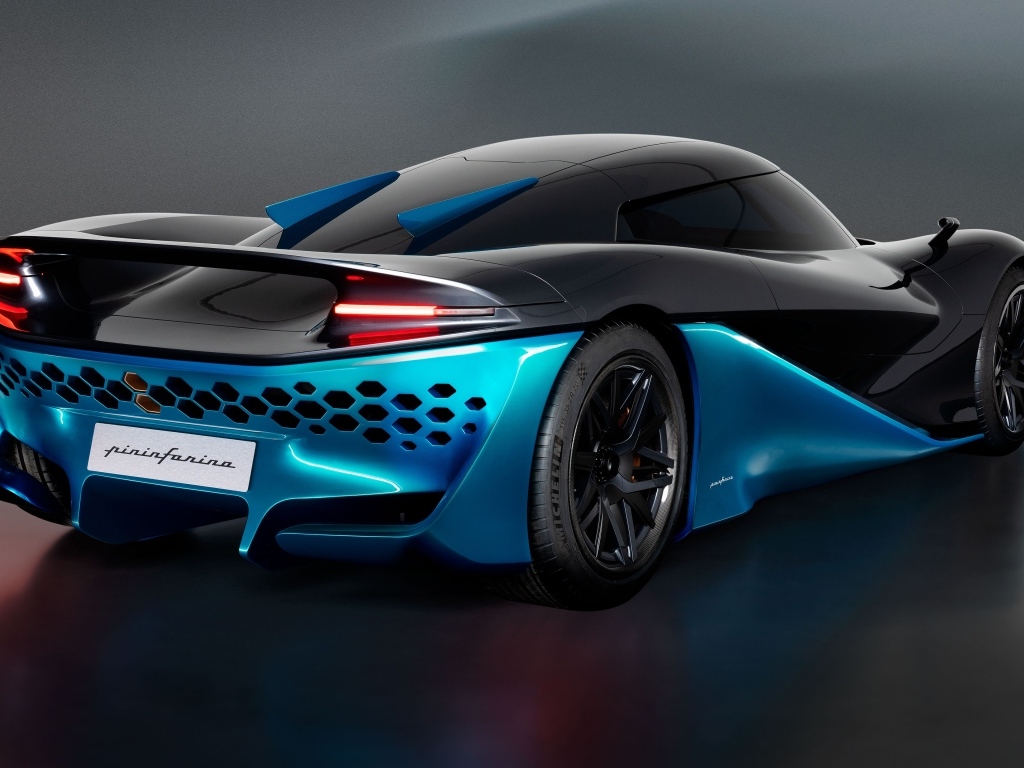 Быстрый автомобиль Viritech Apricale 2022 года вид сзади