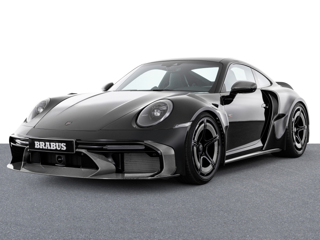 Черный автомобиль  Brabus 900 Rocket R