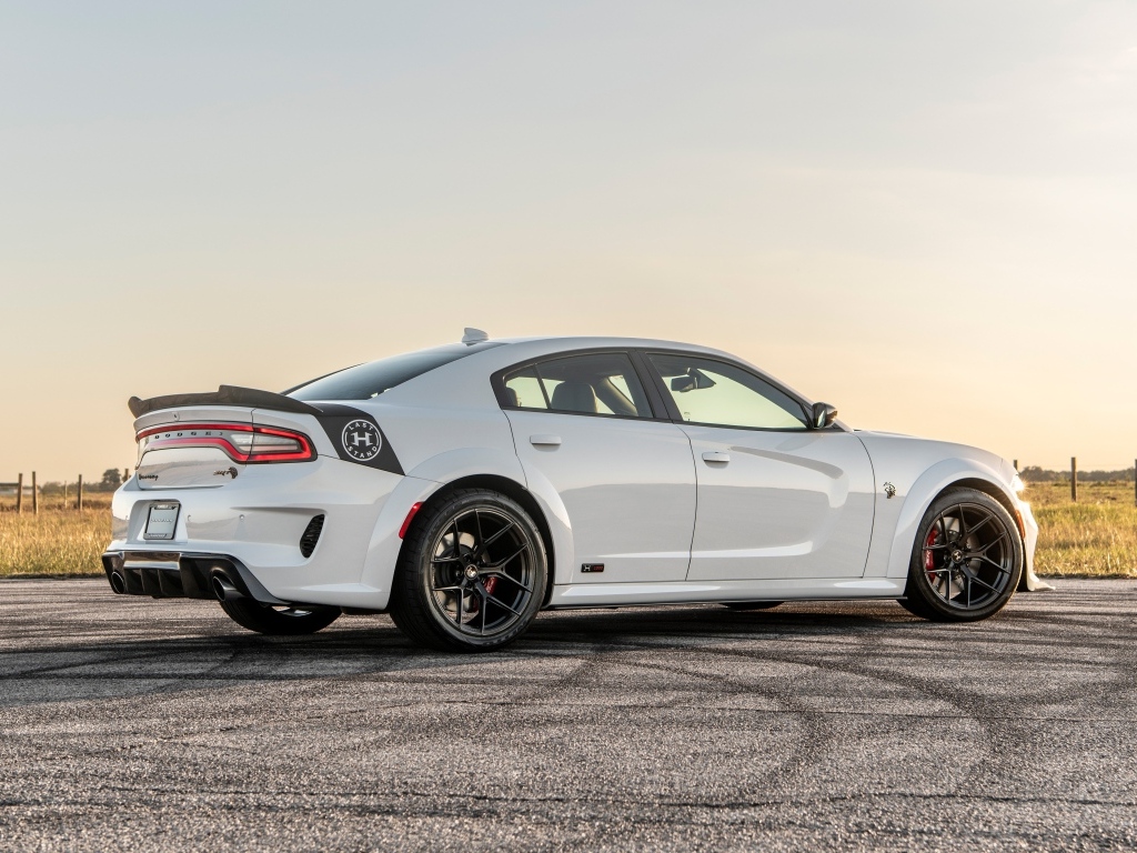 Вид сбоку на автомобиль Hennessey Charger H1000 Last Stand