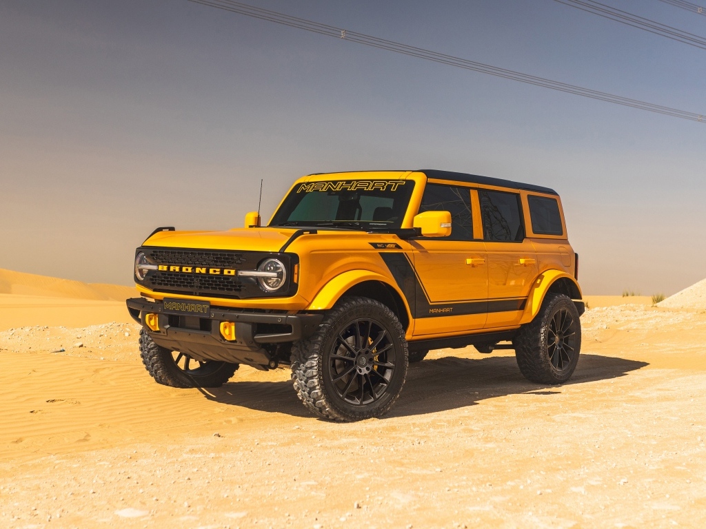 Желтый внедорожник Manhart BC 400 2023  года