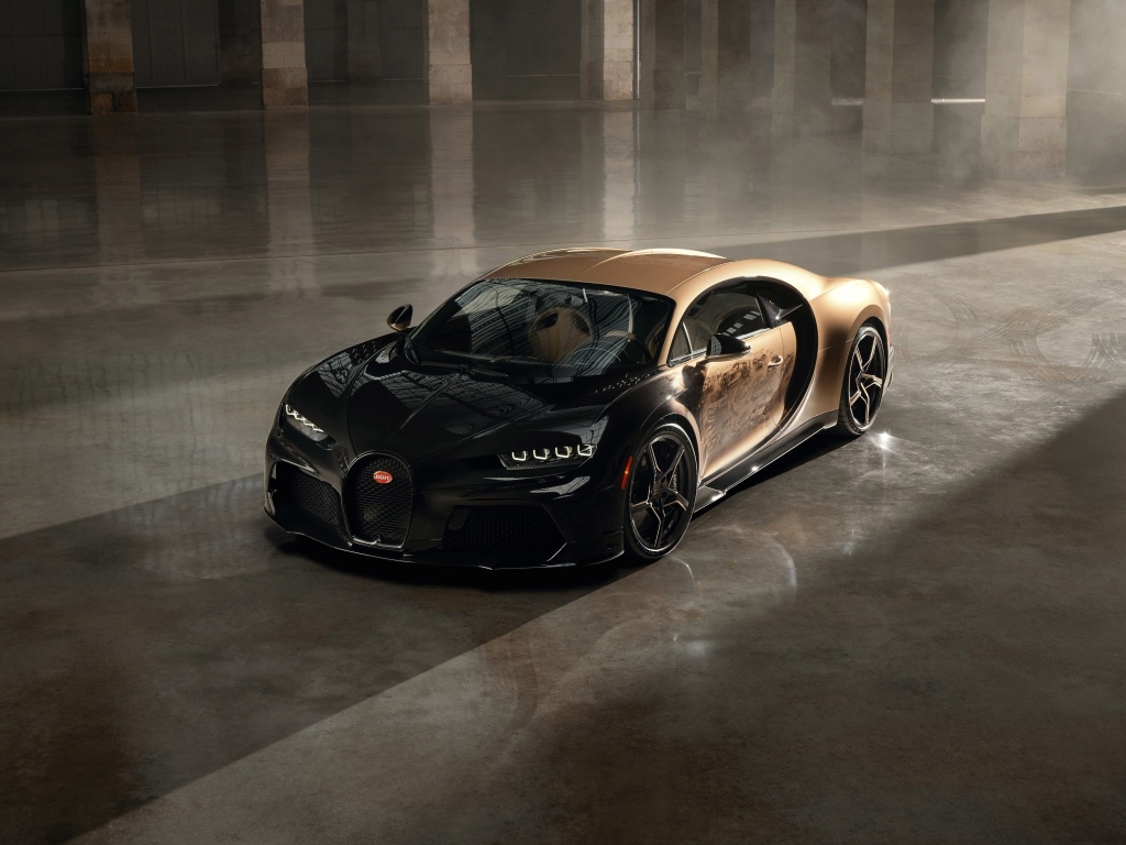 Дорогой быстрый автомобиль Bugatti Chiron