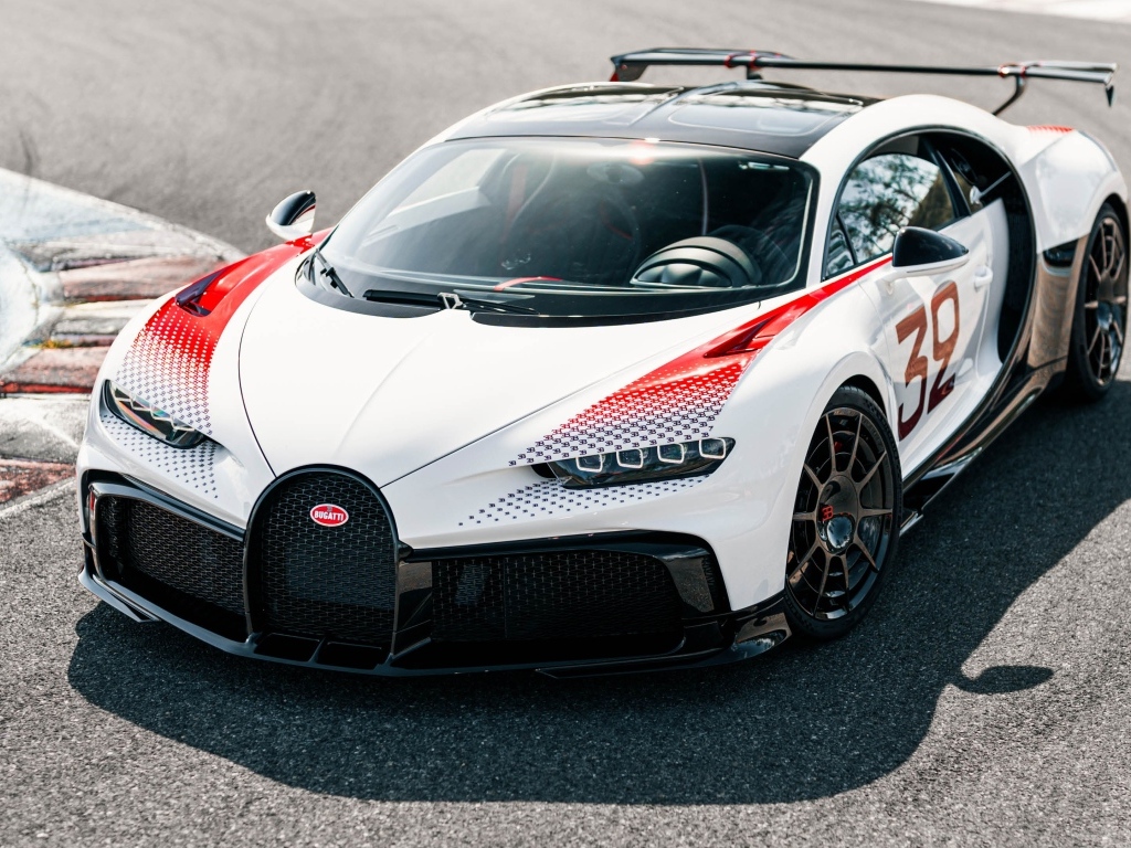 Стильный гоночный автомобиль Bugatti CHIRON