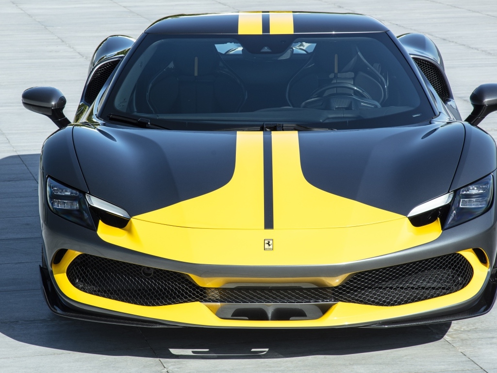 Спортивный автомобиль Ferrari 296 GTB Assetto Fiorano 2022  года вид спереди