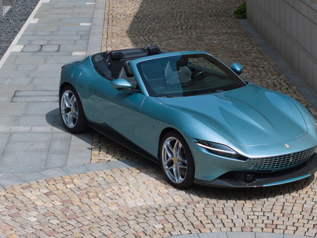 Автомобиль Ferrari Roma Spider 2023  года