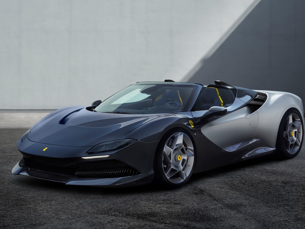 Быстрый автомобиль Ferrari SP-8