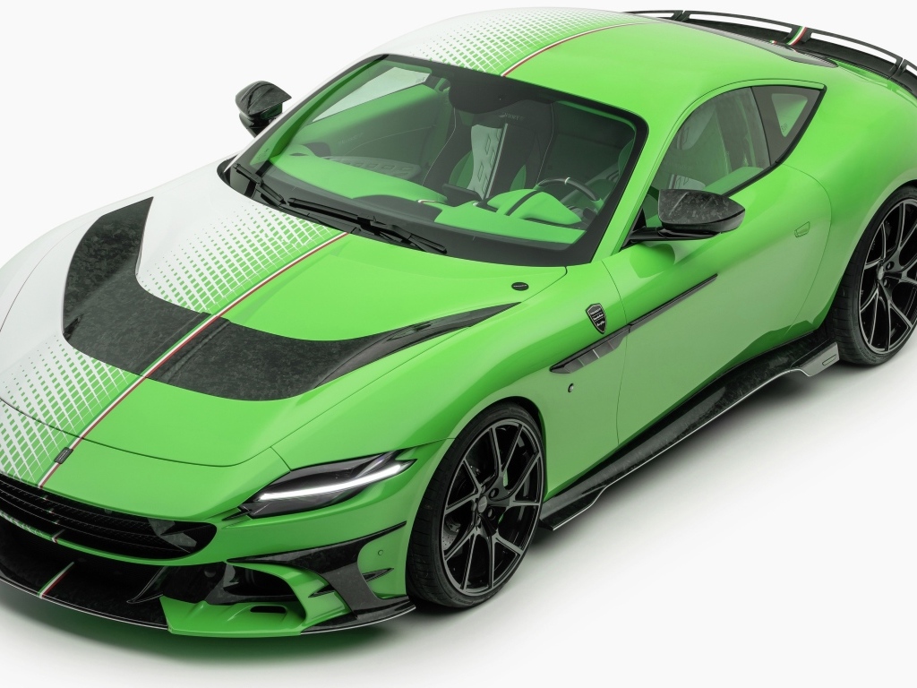 Автомобиль Mansory Tempesta Verde Ferrari Roma на белом фоне
