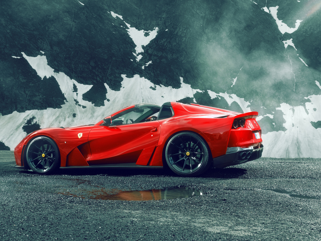 Красный Novitec Ferrari 812 GTS N-Largo на фоне гор 