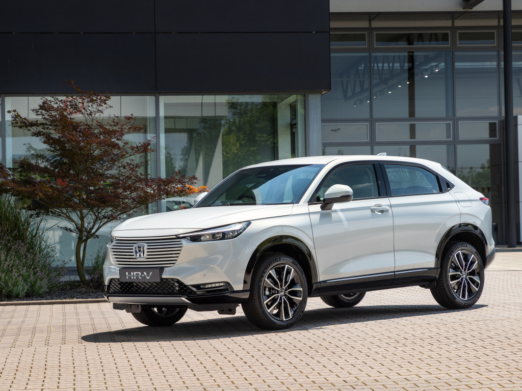 Белый внедорожник Honda HR-V