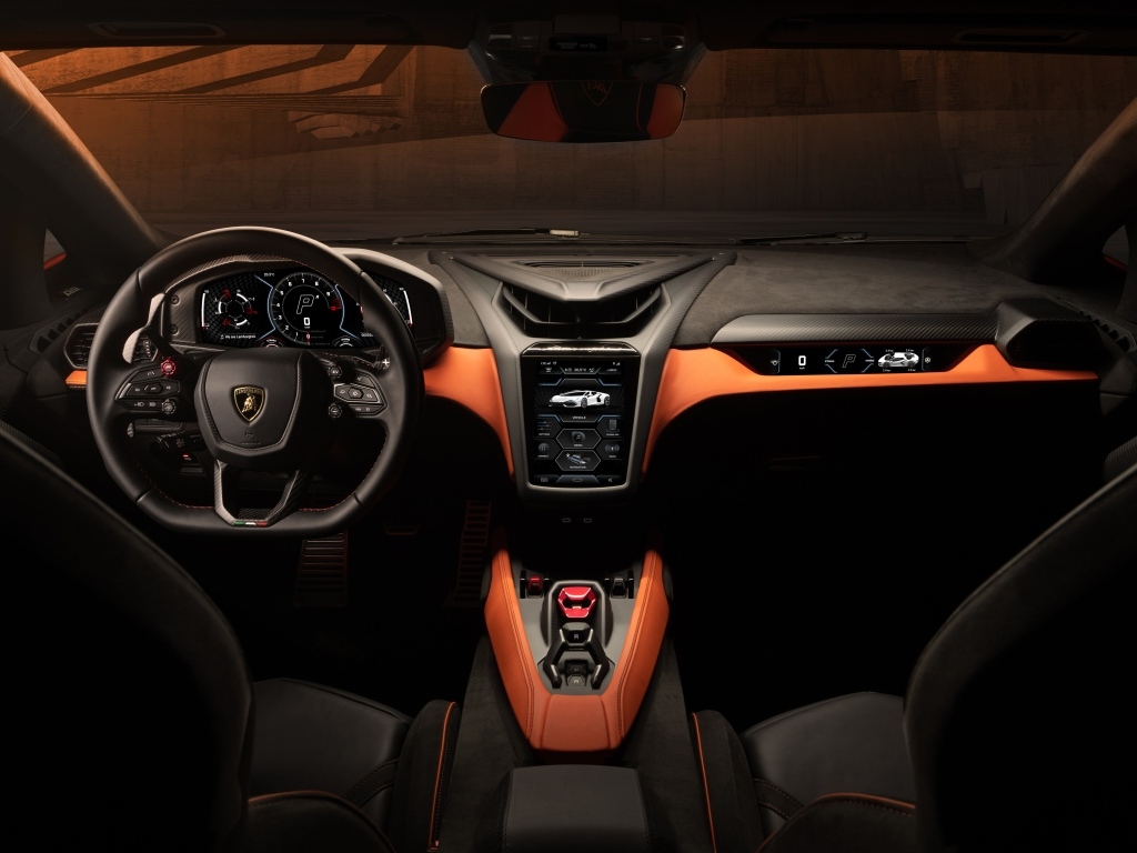 Салон автомобиля Lamborghini Revuelto 2023 года
